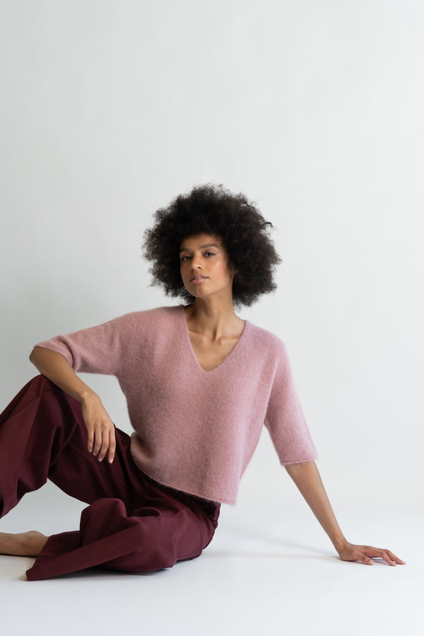 Maglia in lana scollo a V.