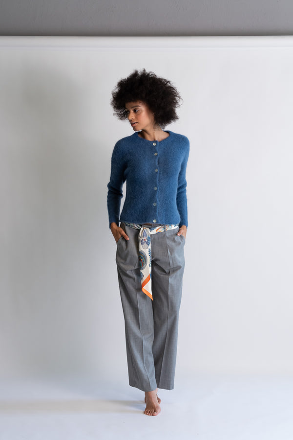 Maglia cardigan girocollo.