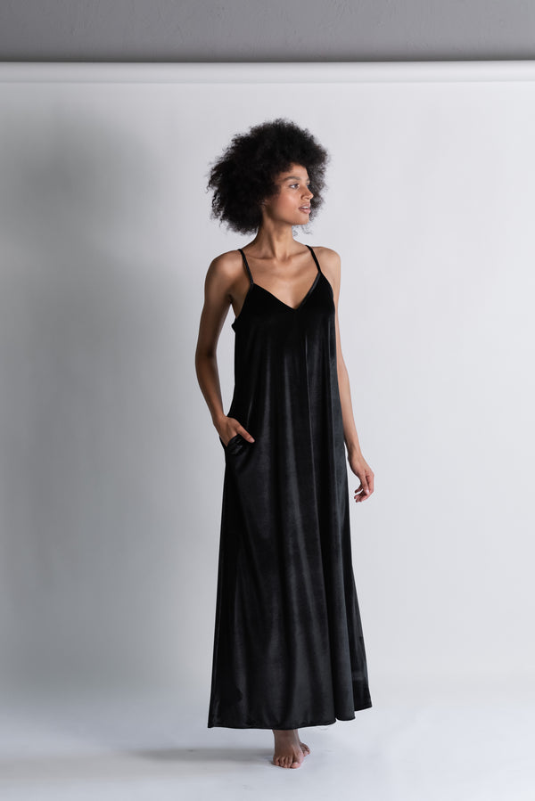 Abito lungo in velluto.