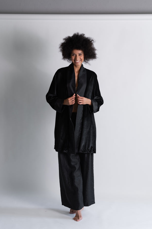 Kimono midi con cintura.