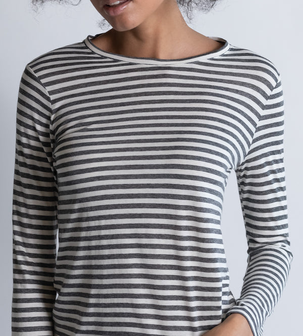 T-shirt a righe manica lunga.